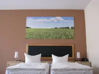 Hotel am Heidepark فنادق في Neuklingenberg