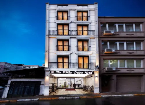 The White Orient Hotel - พร้อมWifi