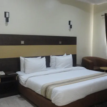 Caesar's Court Hotel and Suites