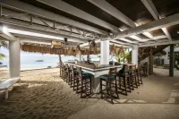 Ocean Vida Beach and Dive Resort - bar
