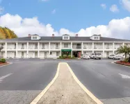 Quality Inn Hotels near Center Pointe Suites