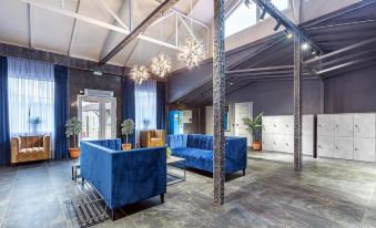 Aviator Hotel