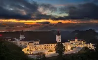 Twin Lakes Hotel Hotels near Teresa’s Garden