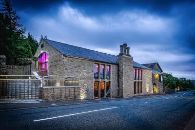 The Saddleworth Hotel Отели в г. Дельф
