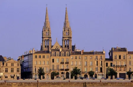 Hotel Indigo Bordeaux Centre Chartrons Отели рядом с достопримечательностью «Palais Gallien»