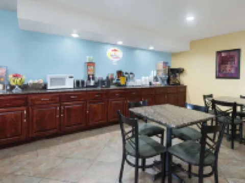 ซุปเปอร์ 8 บายวินด์แฮม มอร์แกนทาวน์ โรงแรมในมอร์แกนทาวน์