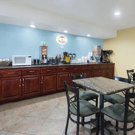 Super 8 by Wyndham Morgantown