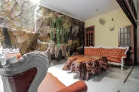 RedDoorz @ Meruya 2 Các khách sạn ở Karang Tengah