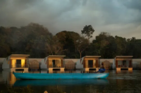 بولاجالا أجرو فلوتينج ريزورت فنادق في 