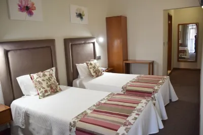 魯斯塔納飯店 住宿飯店