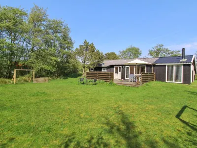 "Nielsine" - 1.5km from the Sea Hotel berhampiran Realen