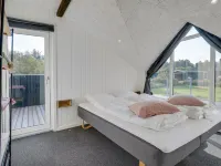 "Ellenora" - 1km from the Sea
