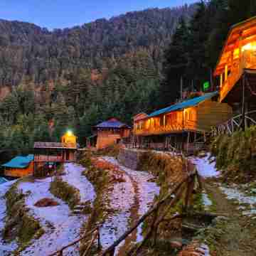 Mid Conifer Cottage Hotel Exterior
