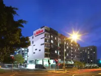Adina Apartment Hotel Sydney Airport Hotels in Rosebery