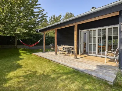 "Emely" - 700m from the Sea Hotels near Dalbyhuse strand