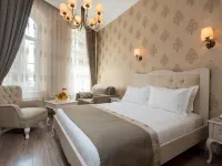 Louis Appartements Galata Hotels near Karakoy