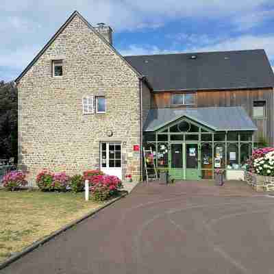Logis Auberge De Carolles Hotel Exterior
