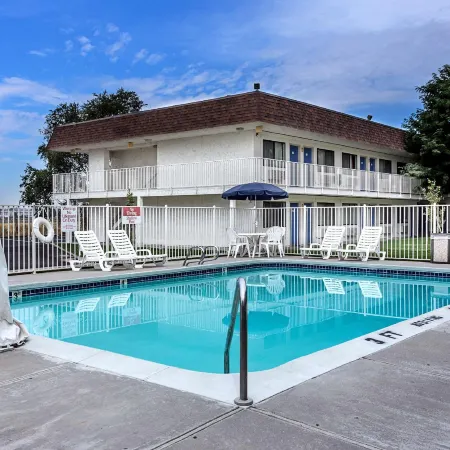 Motel 6 Ontario, or