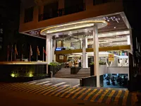 Hotel Sepoy Grande Hotels near Backyard