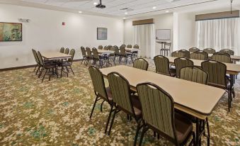 Best Western Lindsay Inn  Suites