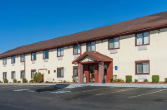 Super 8 by Wyndham Campbellsville KY Hotels in 