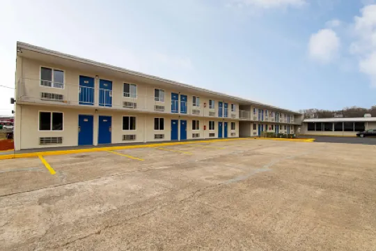 阿肯色阿爾瑪 6 號汽車旅館