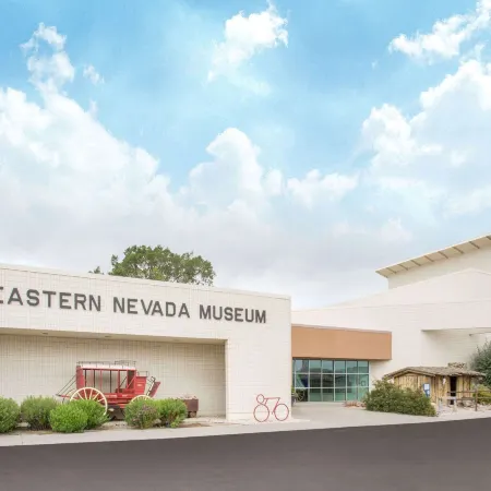 Super 8 by Wyndham Elko