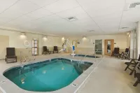 Oxford Suites Bellingham - Pools