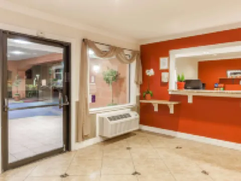 Super 8 by Wyndham Bakersfield/Central Hotels in Bakersfield