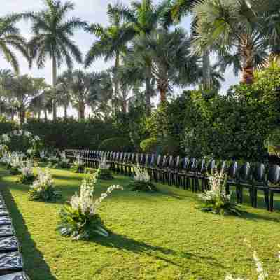 Hilton West Palm Beach Hotel Exterior
