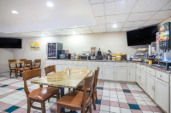 Days Inn by Wyndham Milan Sandusky South Hotels in Milan Township