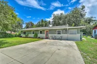 Dog-Friendly Home w/ Gas Grill - Walk to Rose Bay!