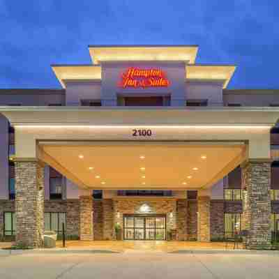 Hampton Inn & Suites Ames Hotel Exterior