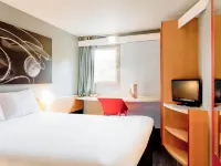 ibis Lyon Nord Hôtels à : Lissieu