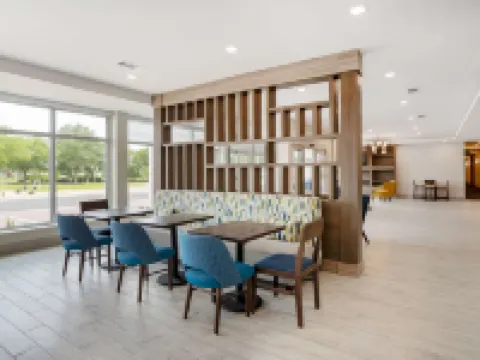 Comfort Inn & Suites Destin Near Henderson Beach Hotels in Destin