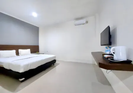 Grand Tawiri Hotel Отели в г. Амбон