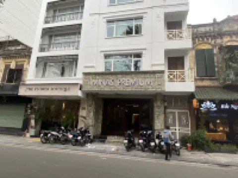 Minasi Premium Hotel Hotels near Long Bien Railway Station