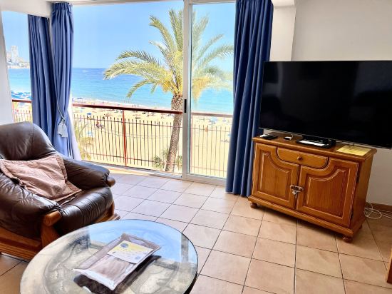 1 Arena, mar, sol, relax y gastronomía española