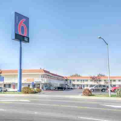 Motel 6 Eureka, CA – Redwood Coast Hotel Exterior