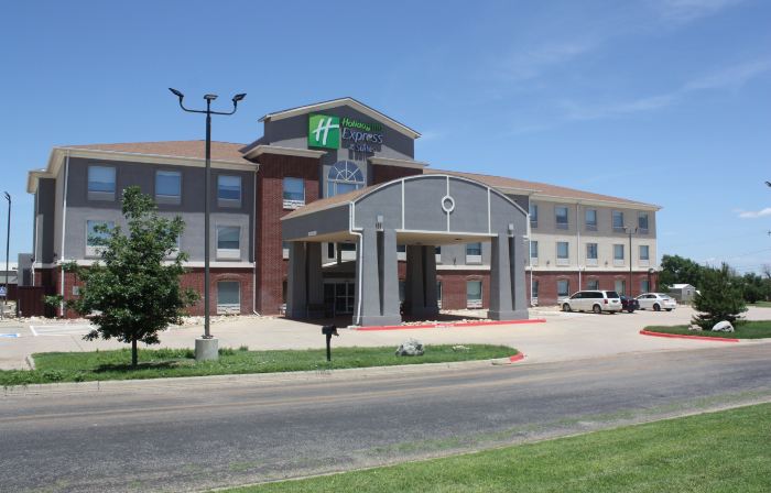 Holiday Inn Express & Suites SHAMROCK NORTH by IHG