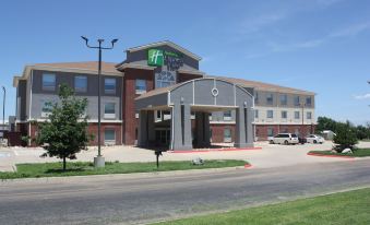 Holiday Inn Express & Suites Shamrock North