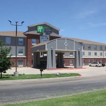 Holiday Inn Express & Suites SHAMROCK NORTH by IHG