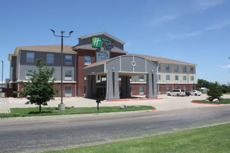Holiday Inn Express & Suites Shamrock North