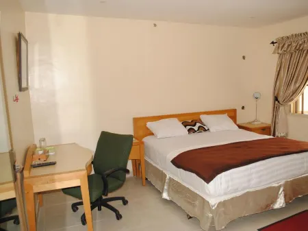 Mikagn Hotels and Suites - Deluxe Отели рядом с достопримечательностью «ИИТА Форест Сентер»