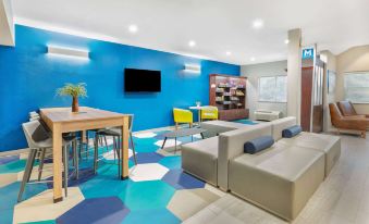 Microtel Inn & Suites by Wyndham Austin Airport