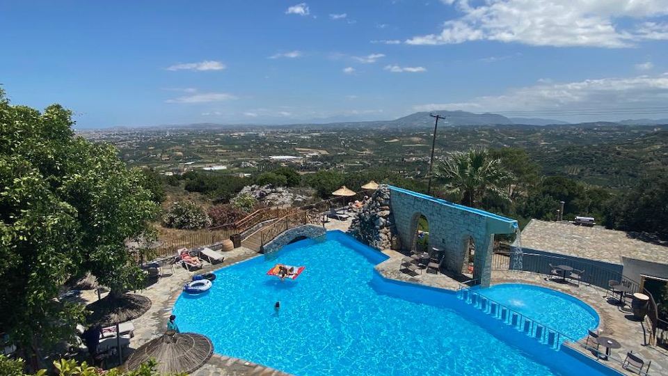 Arolithos Traditional Village Hotel