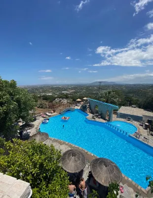 Arolithos Traditional Village Hotel