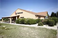 Premiere Classe Salon de Provence Hotel a Lambesc