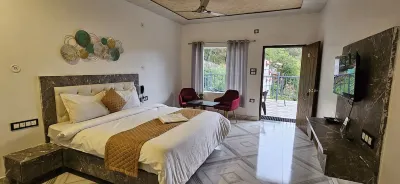 Cloud Forest Hotels near Durga Devi Temple