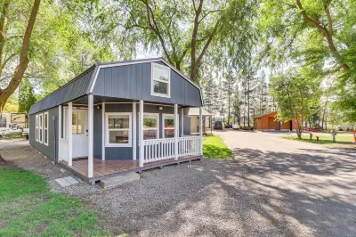 20 Mi to Glacier Natl Park Pet-Friendly Cabin